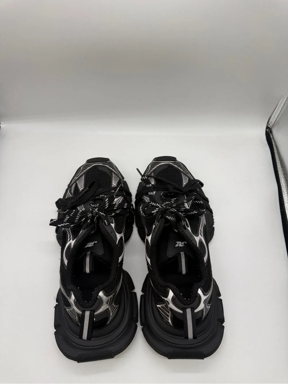 Balenciaga 3xl Worn Out Sneaker